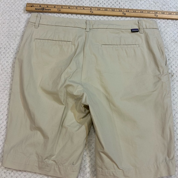 Patagonia women’s shorts perfect for summer weekend. - Picture 4 of 8